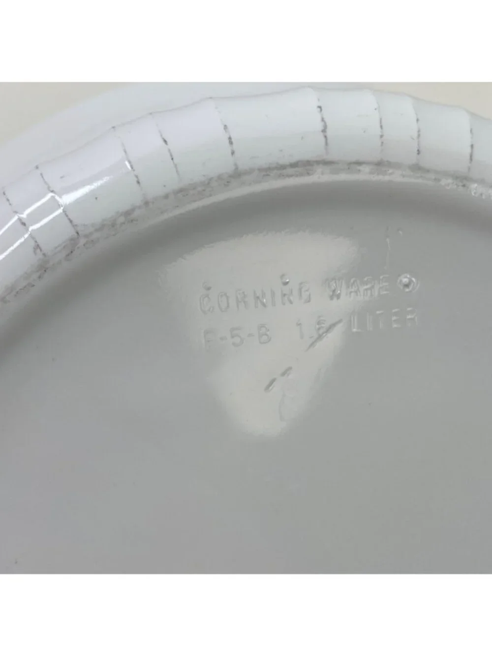 CorningWare French White Round 1.6L Baking Dish F-5-B Ribbed Ceramic Bowl